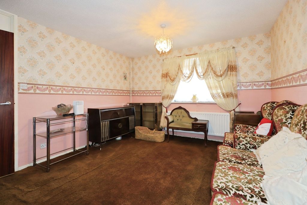 Property photo 2 of 17 Pbox-Img.Jpg