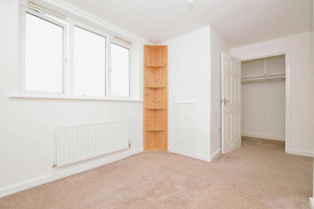 Property photo 2 of 8 4A1c7Dad-Bed