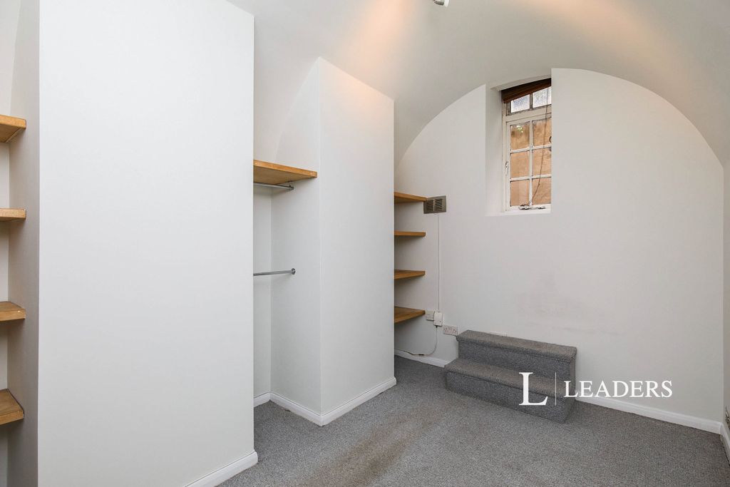 Property photo 3 of 10 4E9Fcabb-41F8-404B-8