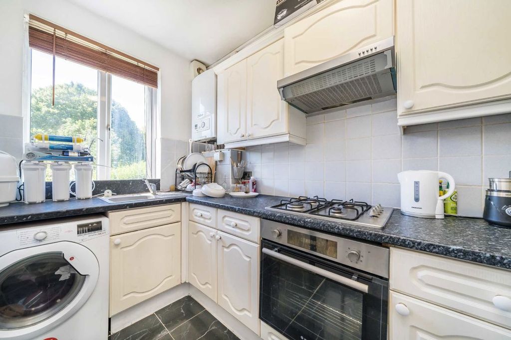 Property photo 2 of 5