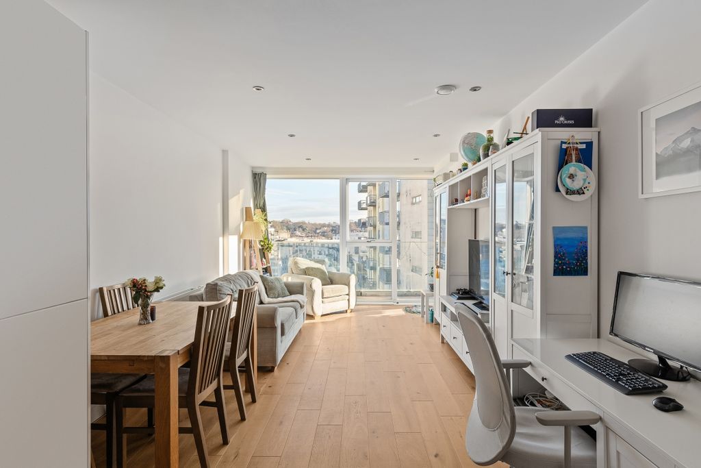 Property photo 2 of 13 094A1830