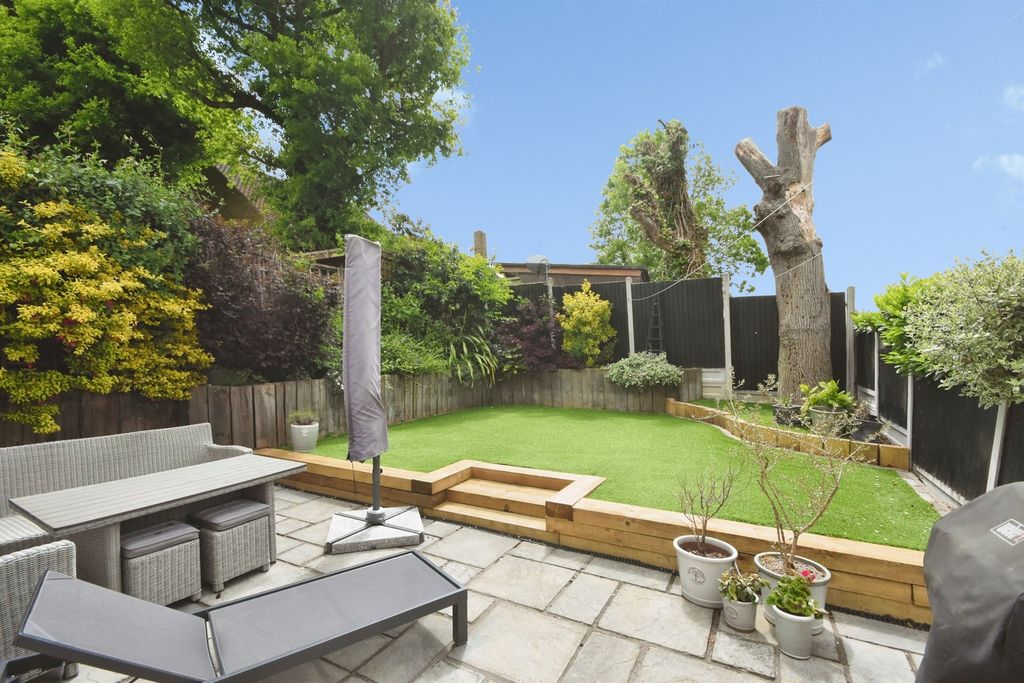 Property photo 3 of 18