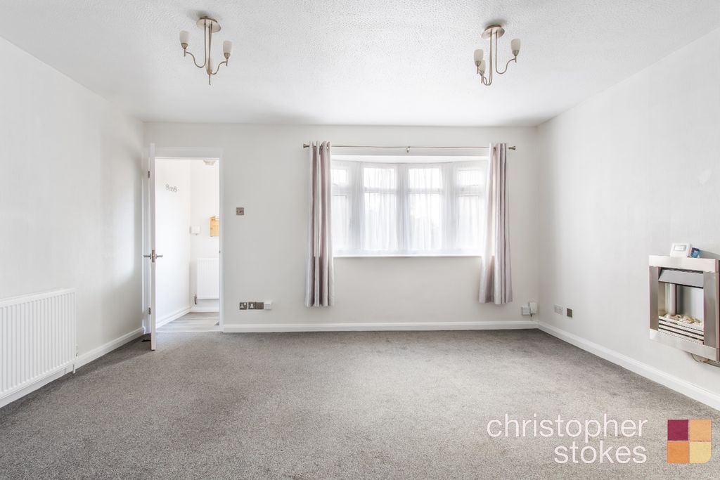 Property photo 2 of 14 4700913