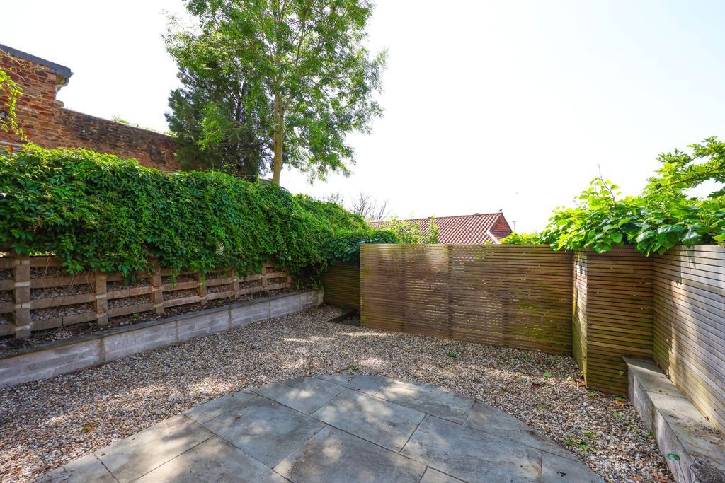 Property photo 3 of 10 Garden