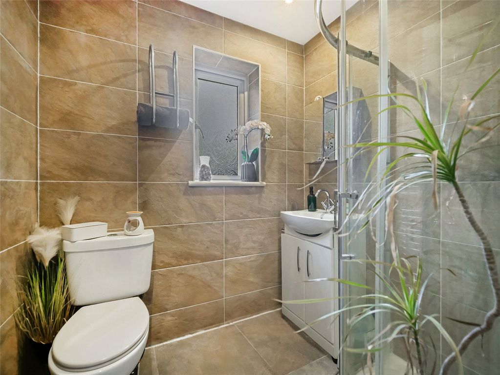 Property photo 2 of 21 Picture No. 16