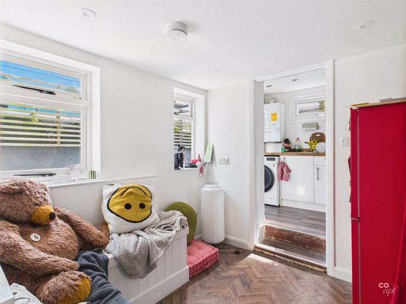 Property photo 3 of 5 Photo 4