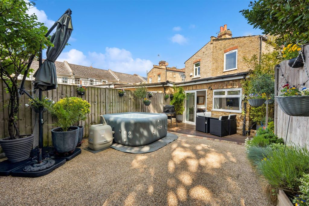 Property photo 1 of 18 Garden