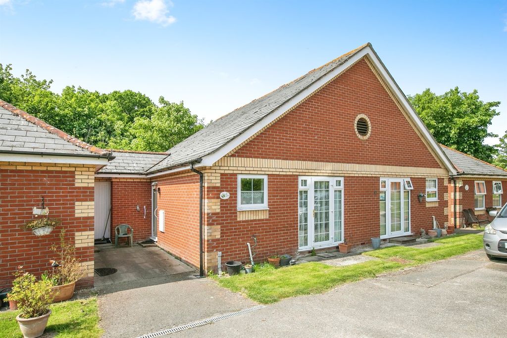 Property photo 1 of 8