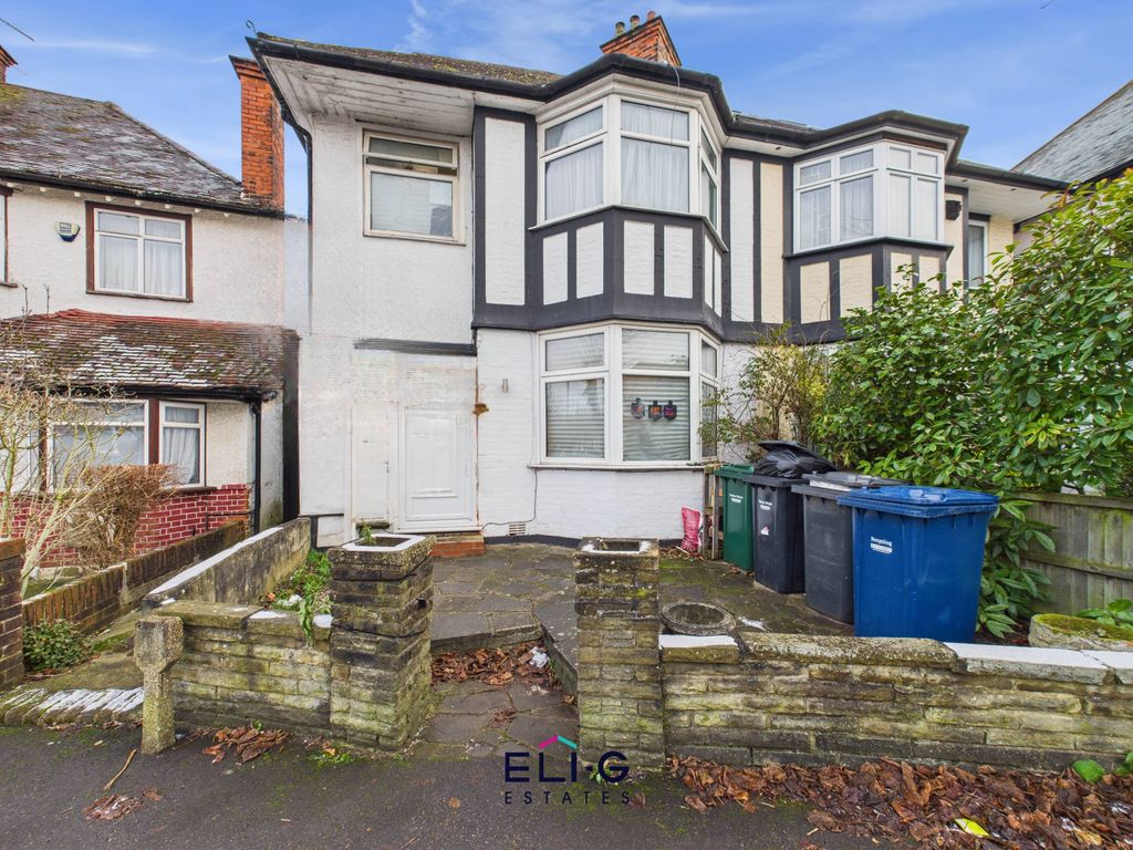 Property photo 1 of 14 Extended Three Bedroom Semi Detached House Superb Location