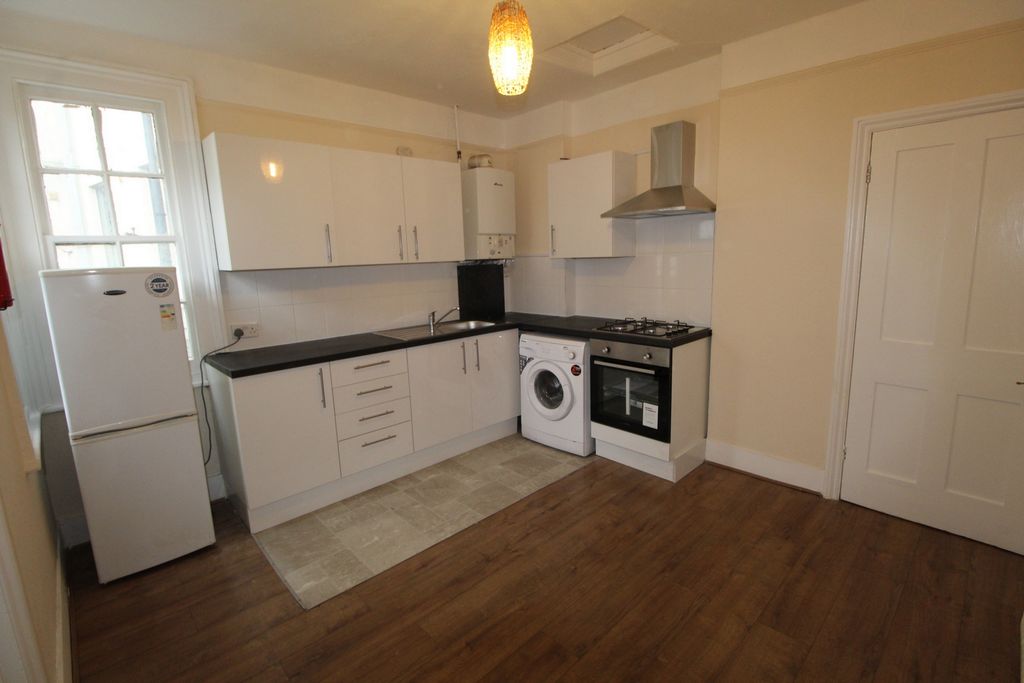 Property photo 2 of 12 Photo 4