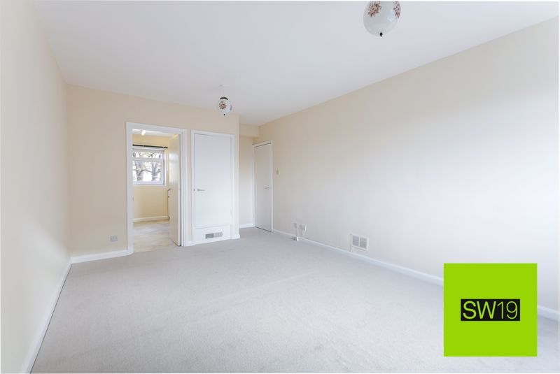 Property photo 3 of 9 Photo 8