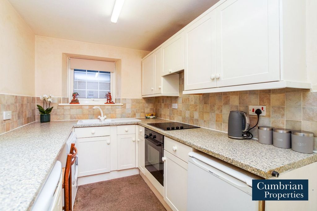 Property photo 2 of 16 Kitchen