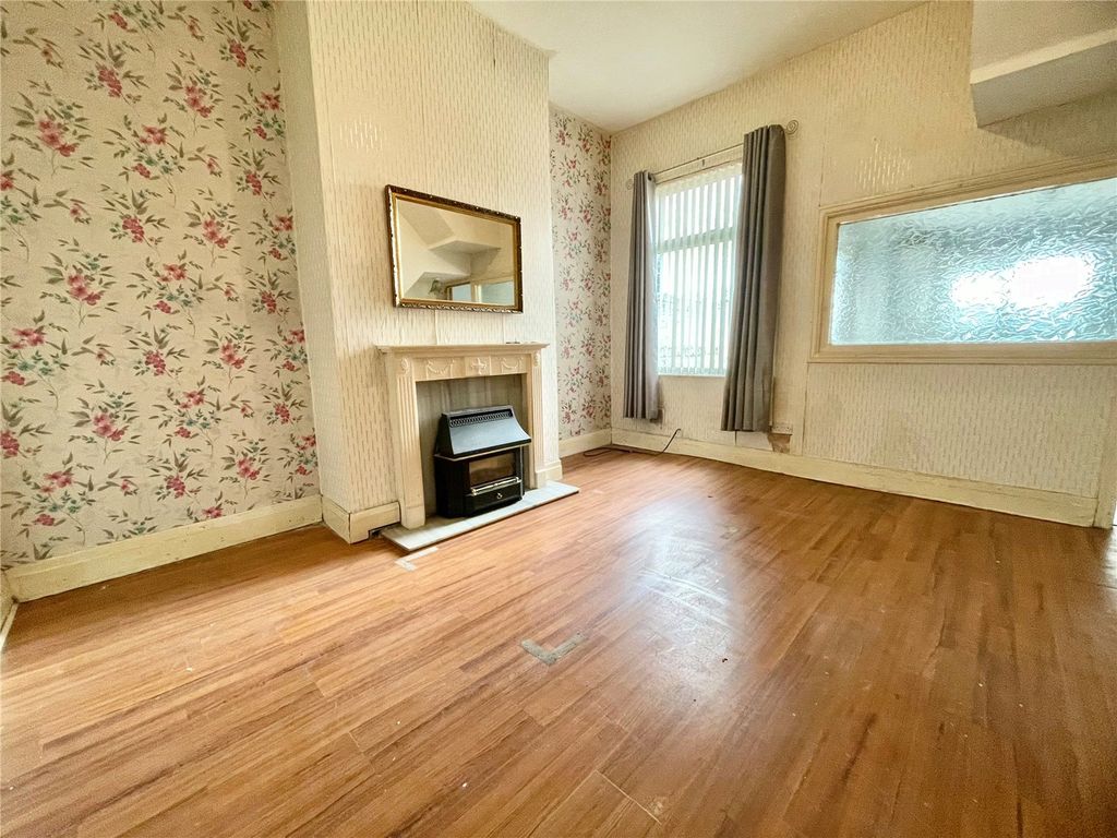 Property photo 3 of 12 Dining Room