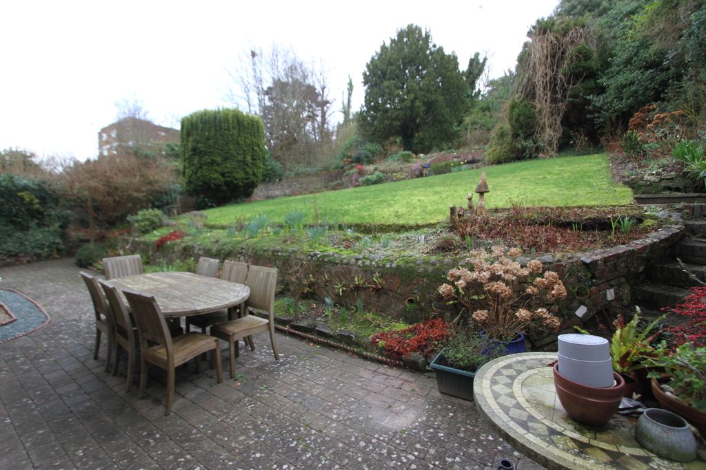 Property photo 2 of 18