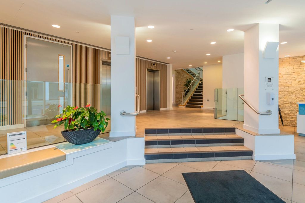 Property photo 2 of 8 Station Square  Reception3.Jpg