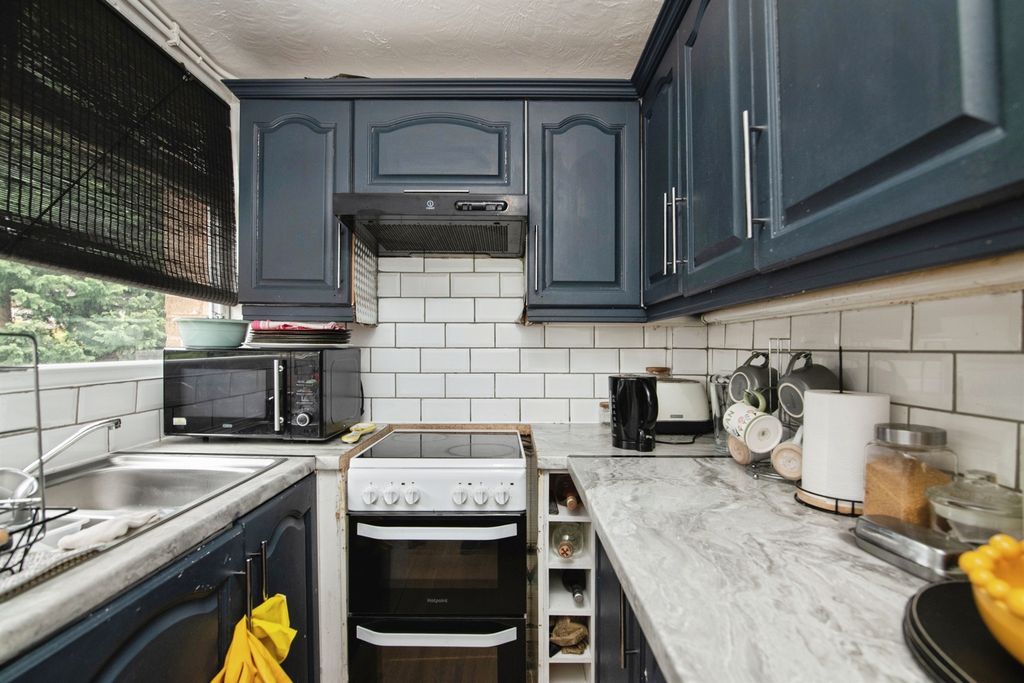 Property photo 3 of 14