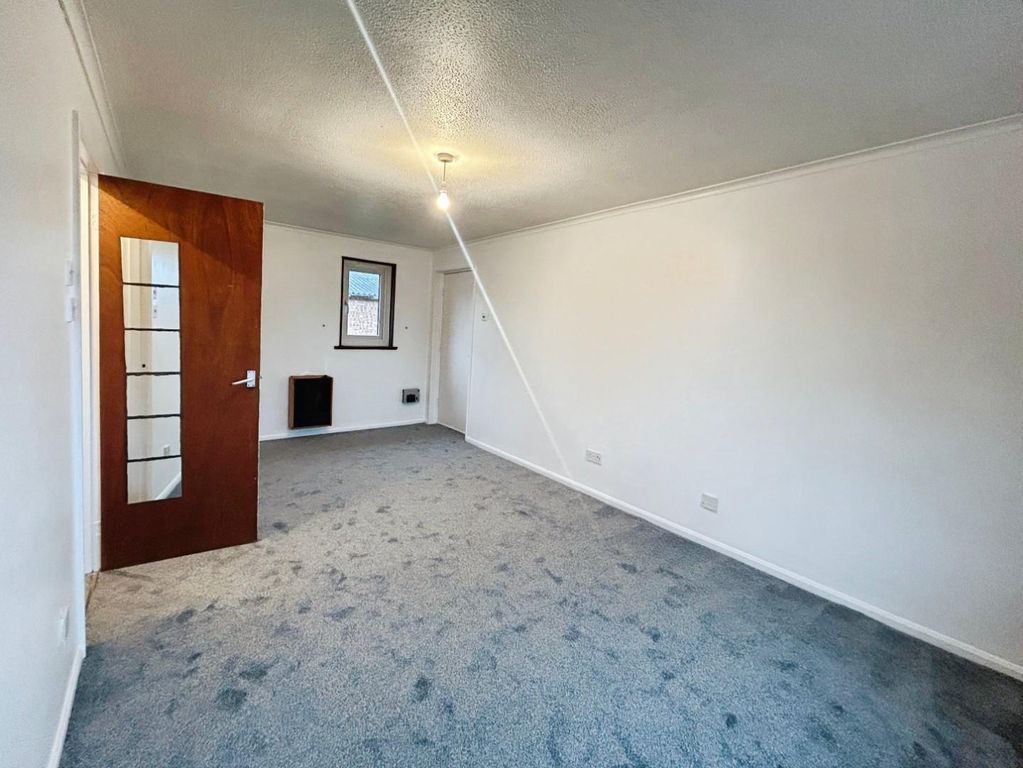 Property photo 3 of 7 Baea60F1-Image00005.Jpeg