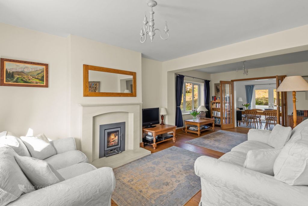 Property photo 2 of 21