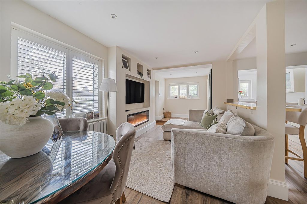 Property photo 3 of 19 1381262-1-69246Bc220B20.Jpg