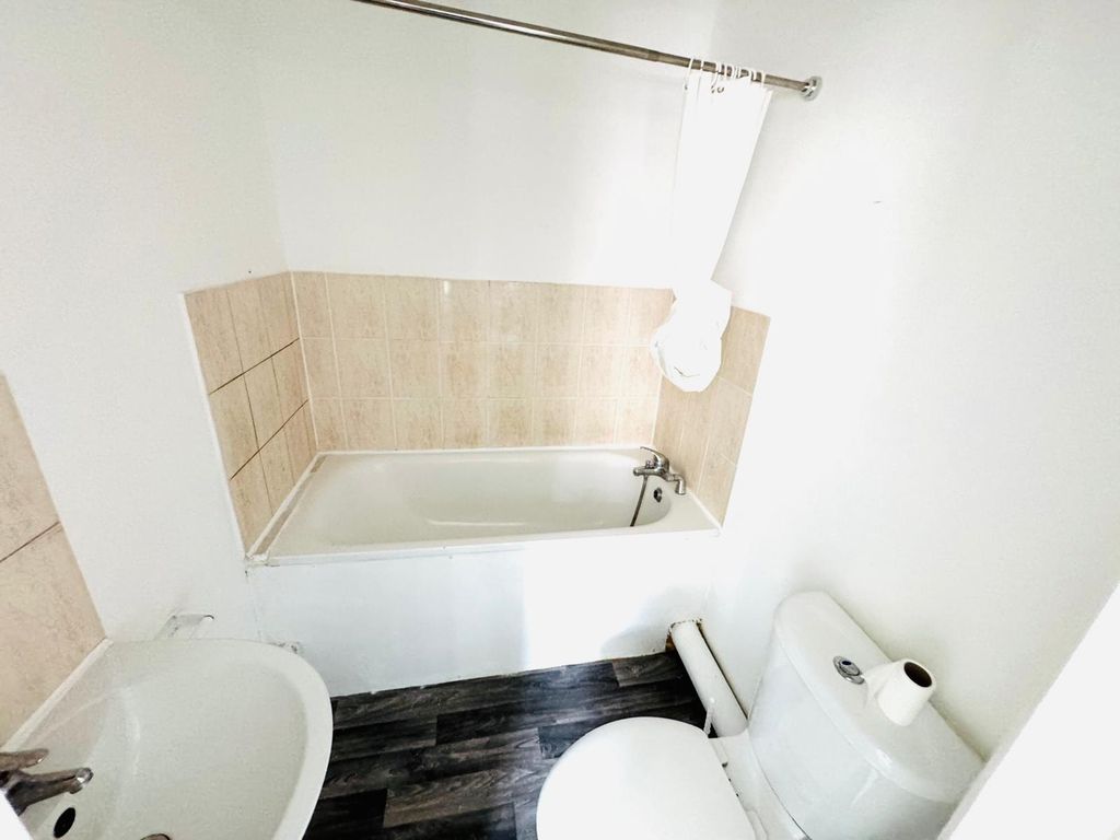 Property photo 3 of 3