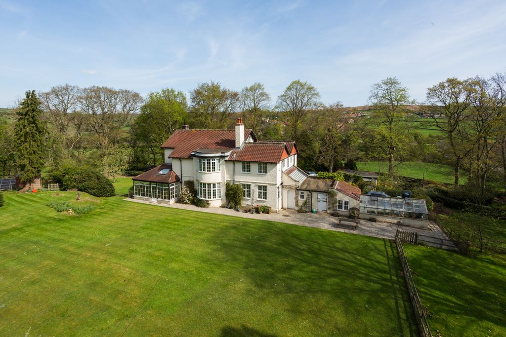 Property photo 1 of 19 Rear External