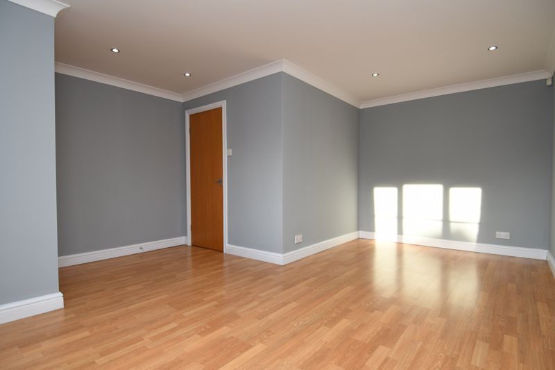 Property photo 3 of 11 Photo 8