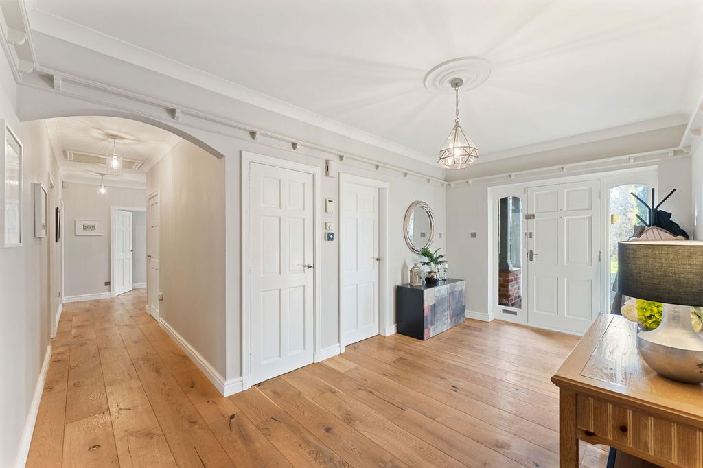 Property photo 3 of 38