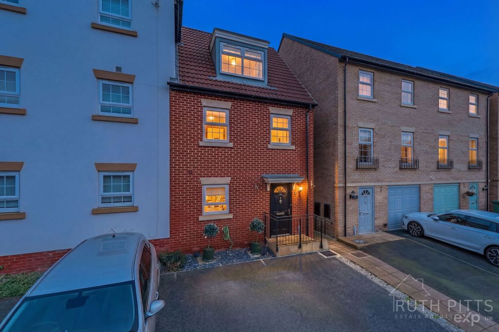 Property photo 3 of 28