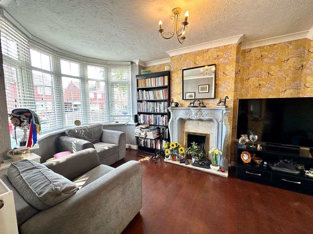 Property photo 2 of 18