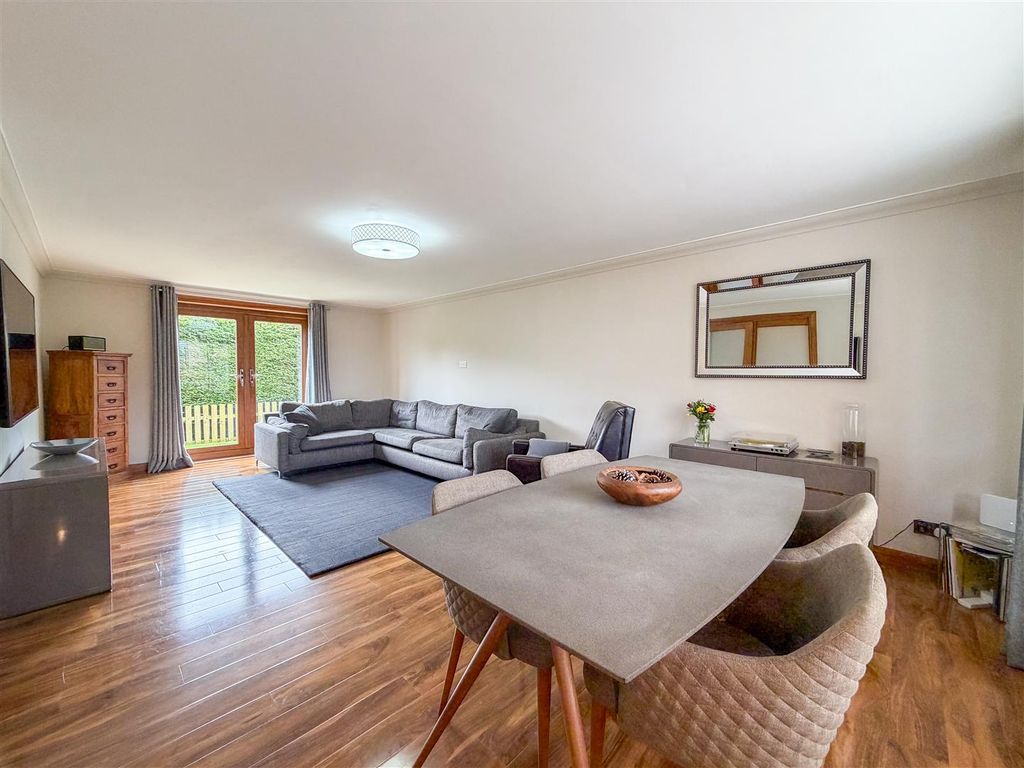 Property photo 2 of 53 Lounge