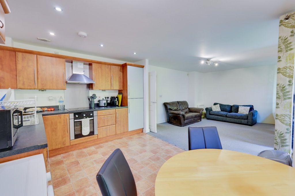 Property photo 2 of 14 Picture No. 30