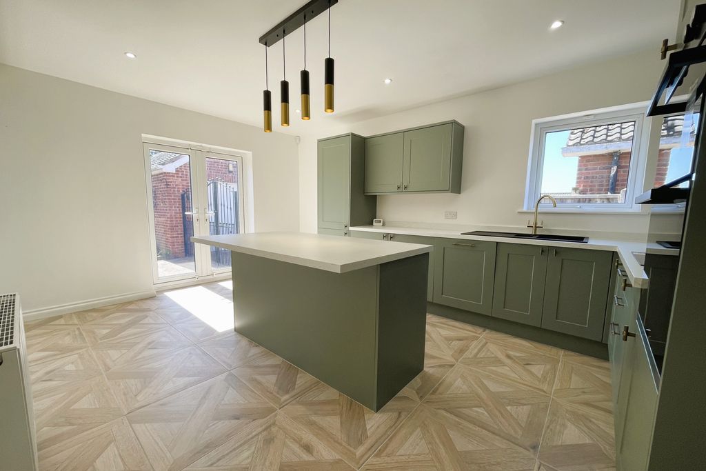 Property photo 2 of 31 2