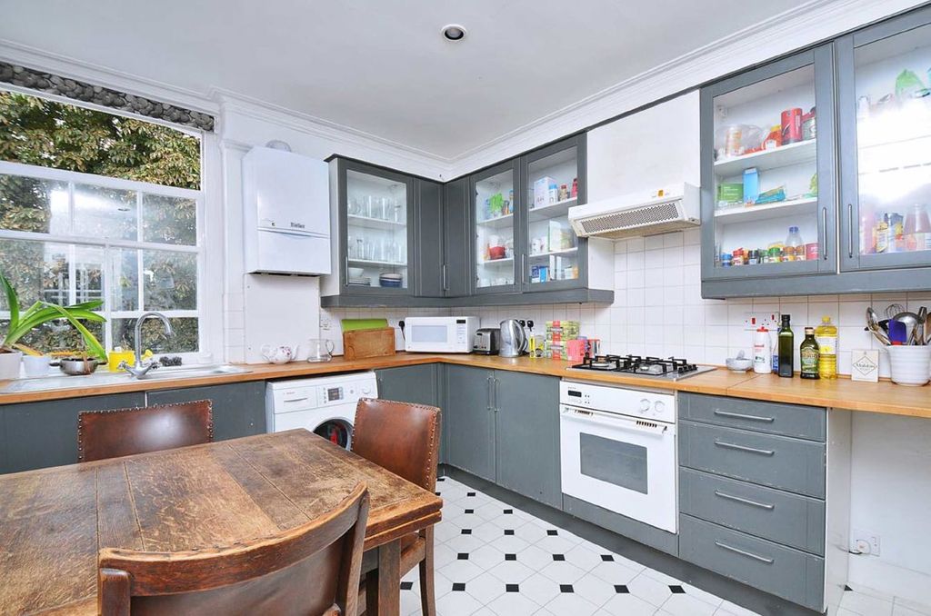 Property photo 3 of 5