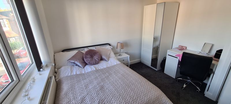 Property photo 1 of 13 Photo 4