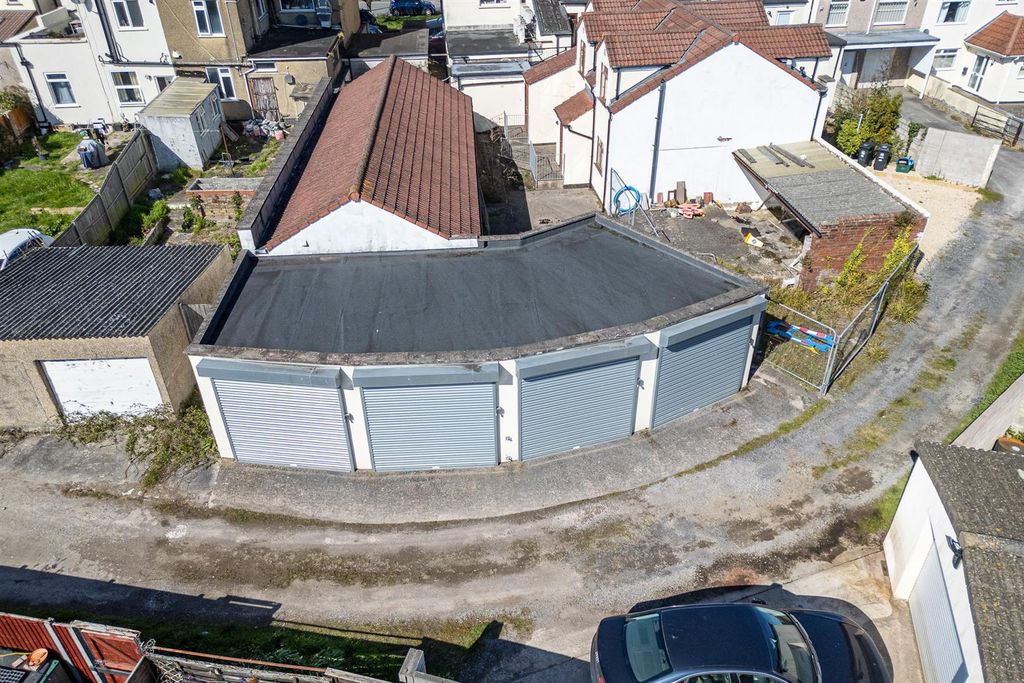 Additional image 4 of 4 bed flat for saleHighridge Road, Bishopsworth, Bristol BS13