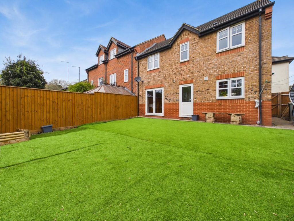 Property photo 2 of 27 d249d1Af-ba5B-4c3c-Bbe6-E1d4363B673F.Png