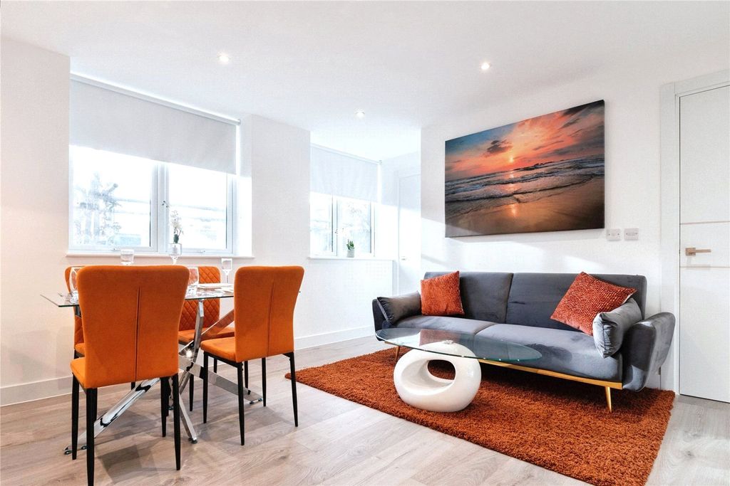 Property photo 3 of 7 Show Home