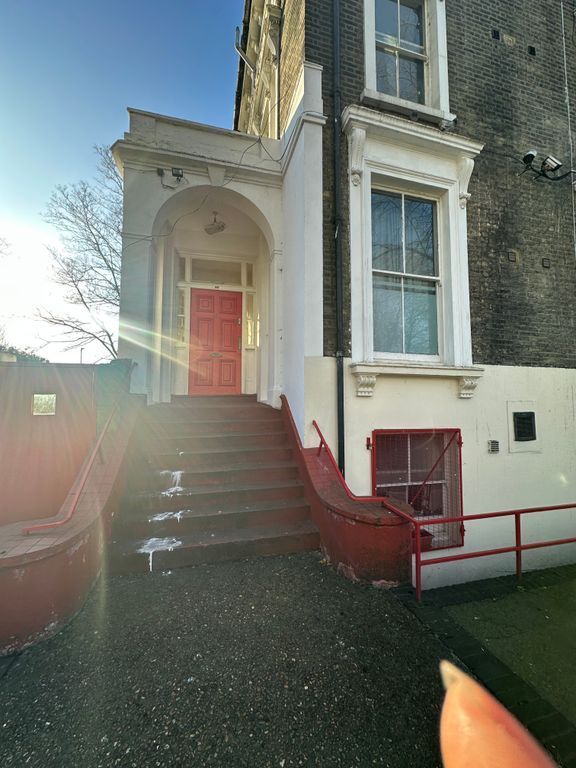 Property photo 1 of 2