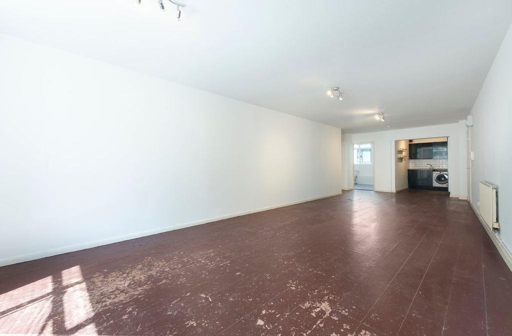 Property photo 3 of 7