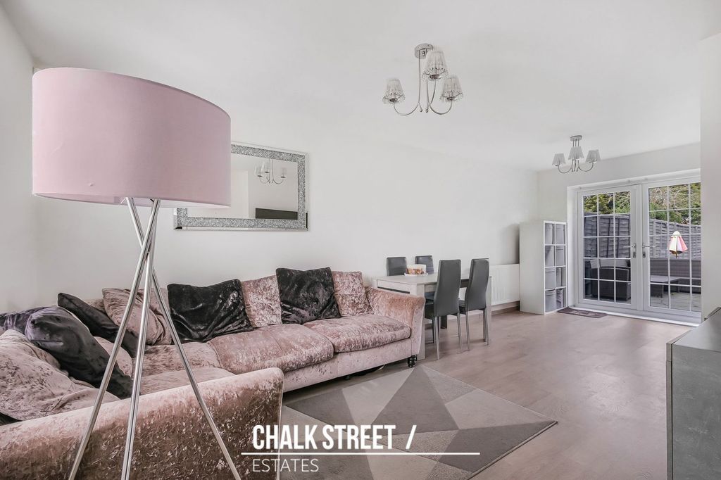 Property photo 3 of 23