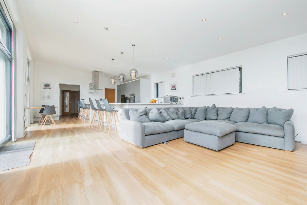 Property photo 3 of 29