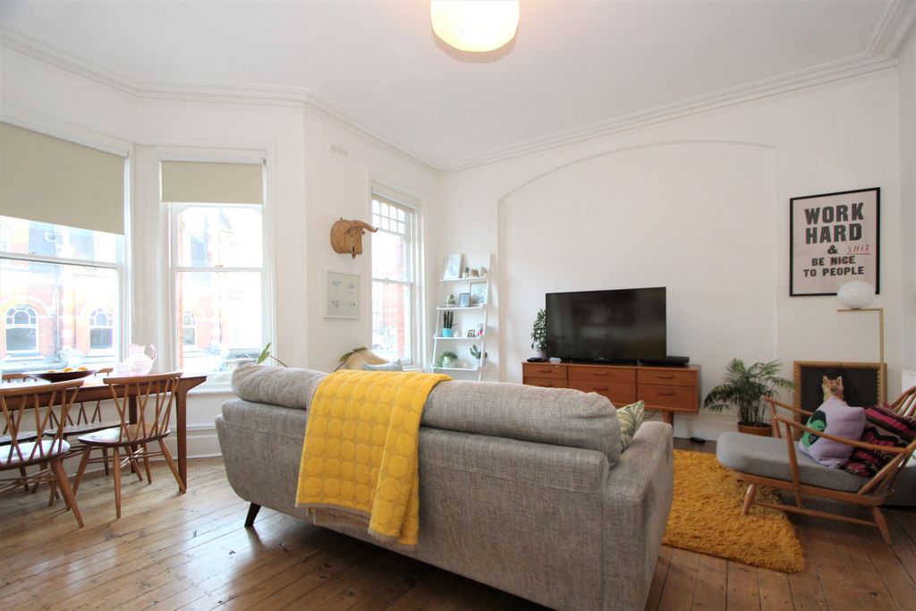 Property photo 3 of 8 Photo 03