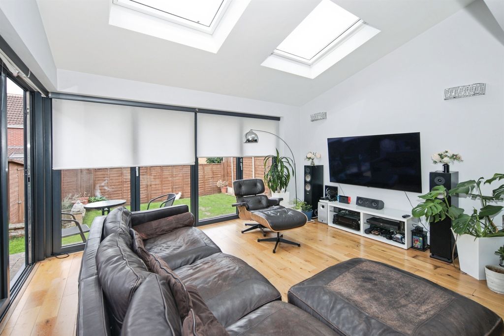 Property photo 2 of 14