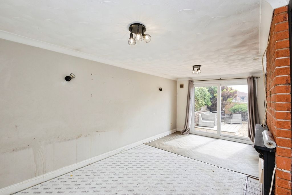 Property photo 2 of 11 Pbox-Img.Jpg