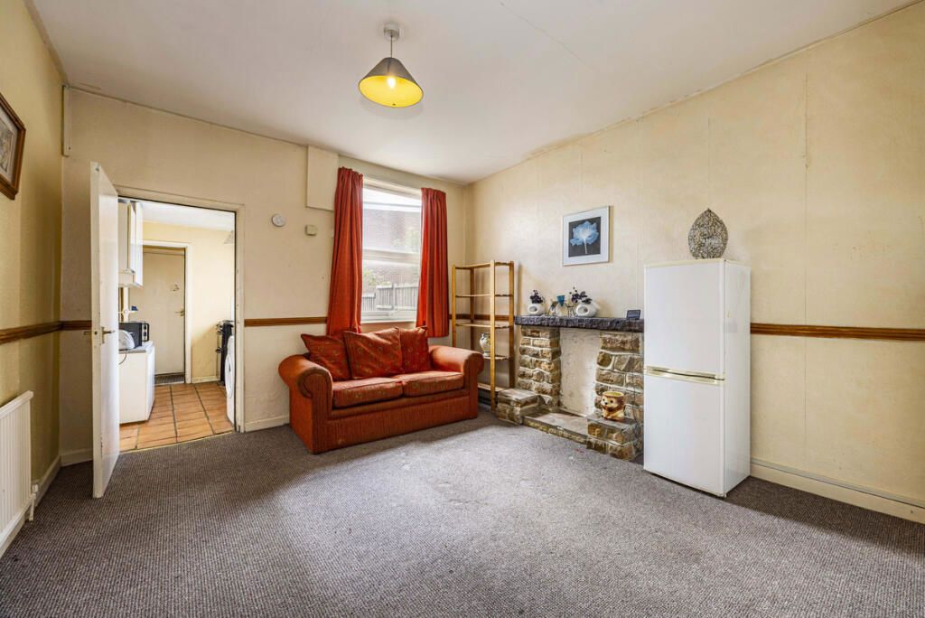 Property photo 3 of 16