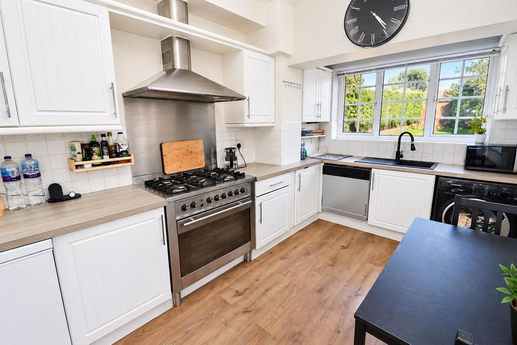 Property photo 2 of 10 8A88E9Ab-d785-47Da-B534-d2Ef3B501Ed7.Png