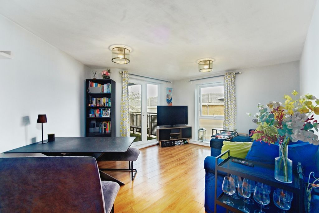 Property photo 2 of 16 Pbox-Img.Jpg