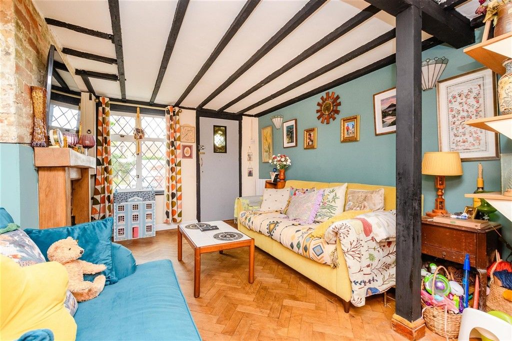 Property photo 3 of 9 Lounge