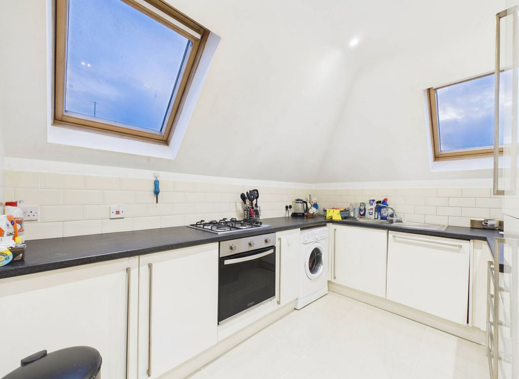 Property photo 2 of 6 Kitchen