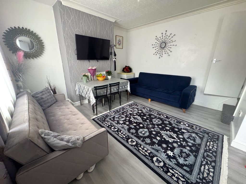 Property photo 2 of 6